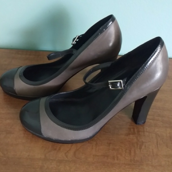 Heels - Picture 2 of 7